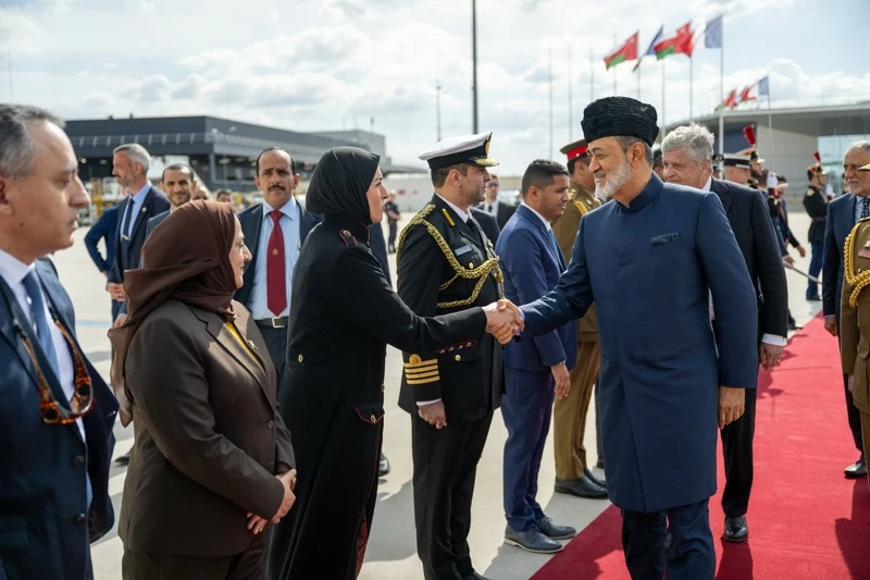 جلالةُ السُّلطان يختمُ زيارته لفرنسا ويتوجه إلى المملكة المُتّحدة في زيارةٍ خاصّة