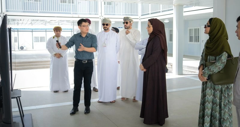 الاطلاع على المشاريع الاستثمارية فـي المنطقة الحرة بصحار