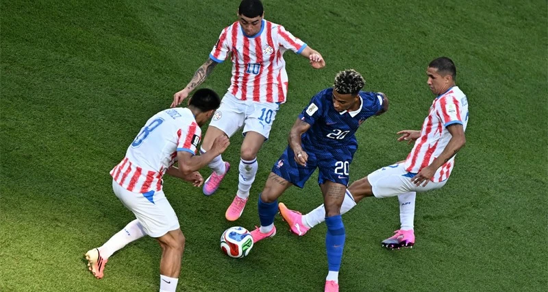 فـي مونديال 2026 : المغرب مجددا فـي ربع النهائي.. وفرنسا تتخطى عناد الباراغواي