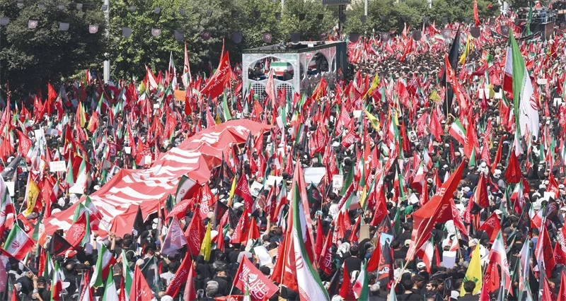 موكب تشييع خامنئي يجوب شوارع طهران