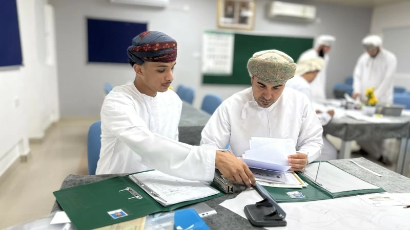 استكمال إجراءات تعيين المعلمين العمانيين الجدد في الداخلية وجنوب الشرقية