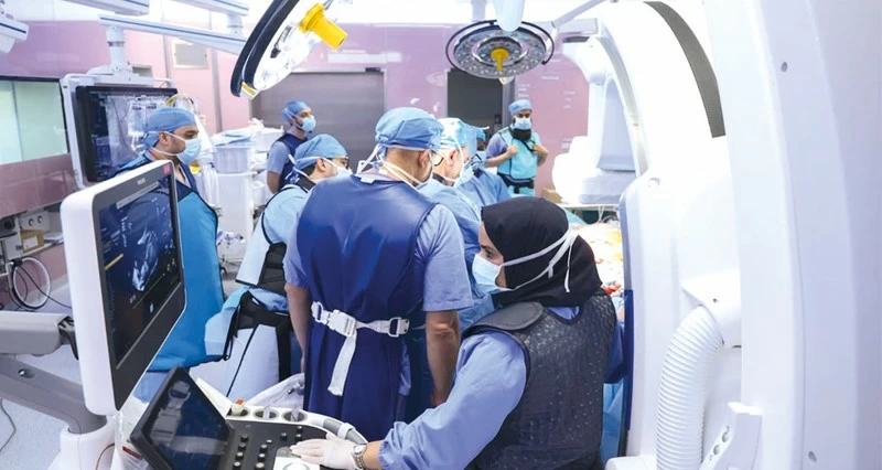 إجراء 5 عمليات ناجحة لاستخراج أقطاب منظمات ومقومات نظم القلب عبر الوريد لأول مرة فـي سلطنة عمان