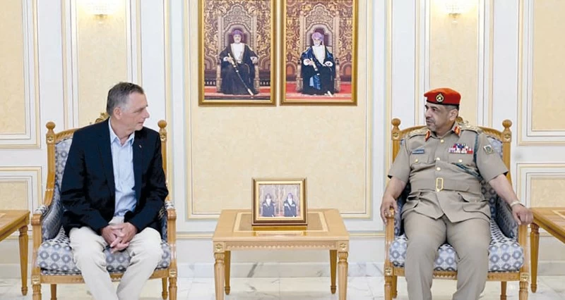 بحث التعاون فـي المجالات الأكاديمية مع فرنسا