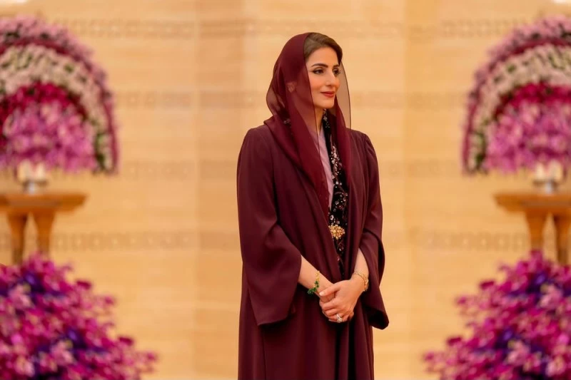 السّيدةُ الجليلةُ تهنئ المُتفوّقين في شهادة دبلوم التّعليم العام