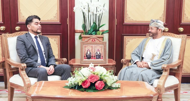 وزير الخارجية يتسلم نسخ أوراق اعتماد سفراء كوريا وماليزيا وسويسرا