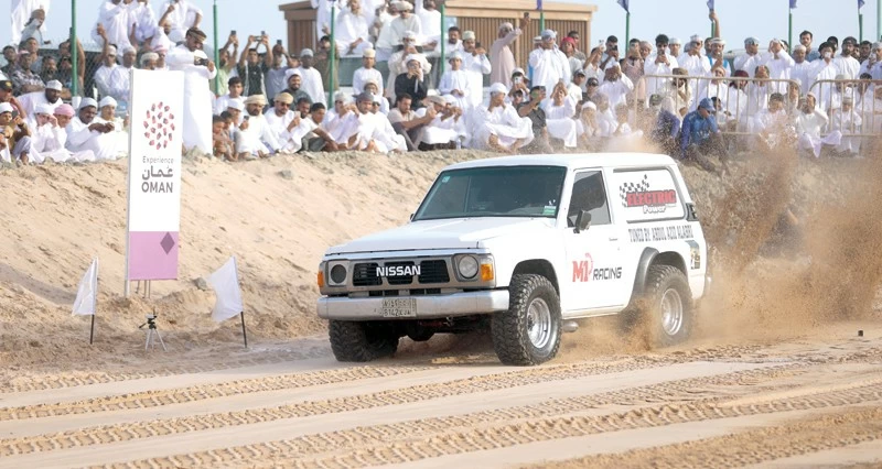 أكثر من 75 متسابقا فـي تحديات السيارات بـ&laquo;أجواء الأشخرة&raquo;