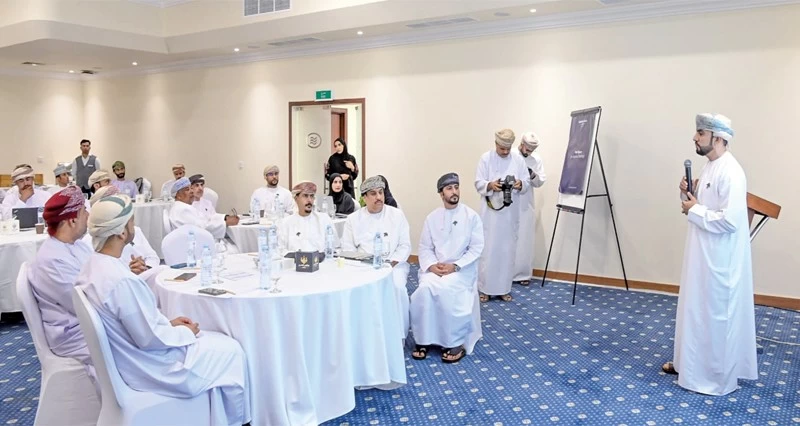 مناقشة &laquo;حوكمة الإجراءات التشريعية&raquo; وقطاع &laquo;الفنون والترفيه&raquo; فـي صلالة