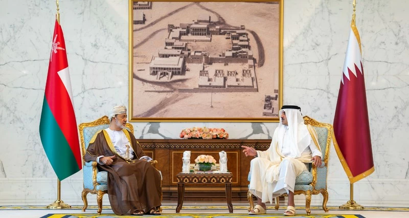 فـي لقاء أخوي بالدوحة.. جلالة السلطان وأمير قطر يتناولان تطوير أوجه التعاون