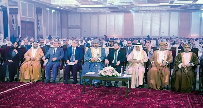 مؤتمر جاهزية الحكومات لمستقبل مستدام بصلالة يستعرض تطوير العمل الحكومي