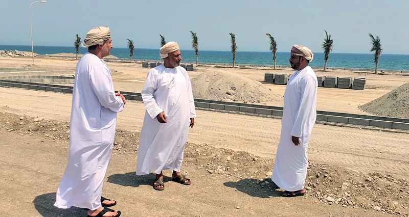 الاطلاع على سير العمل فـي مشروع الواجهة البحرية بالمصنعة