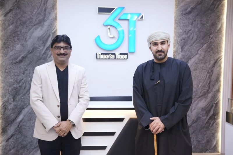 3T &ndash; تايم تو تايم: بناء مسيرة في قطاع الساعات في عُمان، رفًّا بعد رف