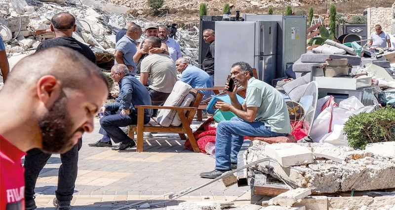 نقل 35 محررا عبر الصليب الأحمر فـي غزة .. وإرهاب المستوطنين مستمر بالضفة