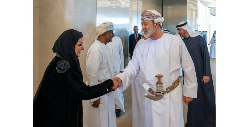 جلالة السلطان ومحمد بن زايد يبحثان مسيرة العلاقات التاريخية والروابط المشتركة بين البلدين