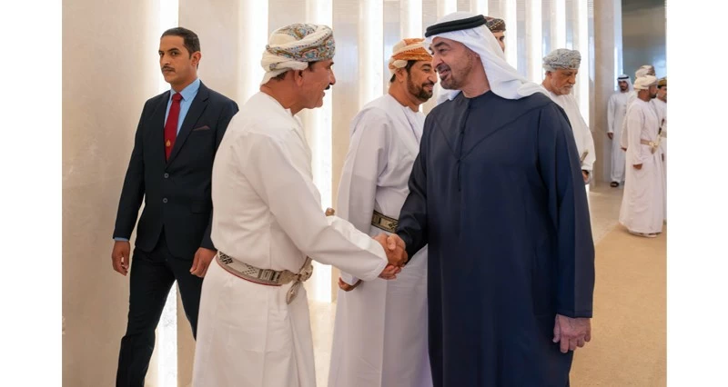 جلالة السلطان ومحمد بن زايد يبحثان مسيرة العلاقات التاريخية والروابط المشتركة بين البلدين