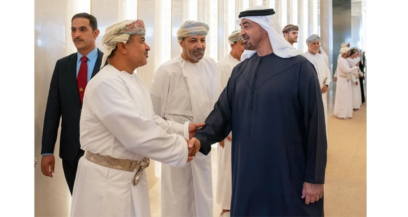 جلالة السلطان ومحمد بن زايد يبحثان مسيرة العلاقات التاريخية والروابط المشتركة بين البلدين