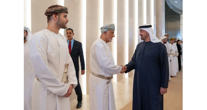 جلالة السلطان ومحمد بن زايد يبحثان مسيرة العلاقات التاريخية والروابط المشتركة بين البلدين