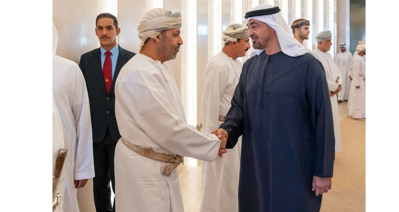 جلالة السلطان ومحمد بن زايد يبحثان مسيرة العلاقات التاريخية والروابط المشتركة بين البلدين