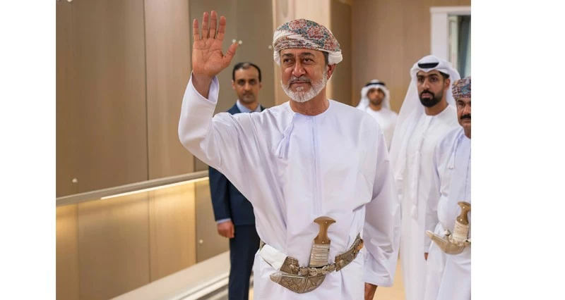 جلالة السلطان ومحمد بن زايد يبحثان مسيرة العلاقات التاريخية والروابط المشتركة بين البلدين
