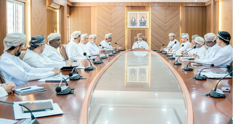 لجنة الاقتصاد الأزرق تستعرض المقترحات المتعلقة بمحاور وفعاليات الملتقى