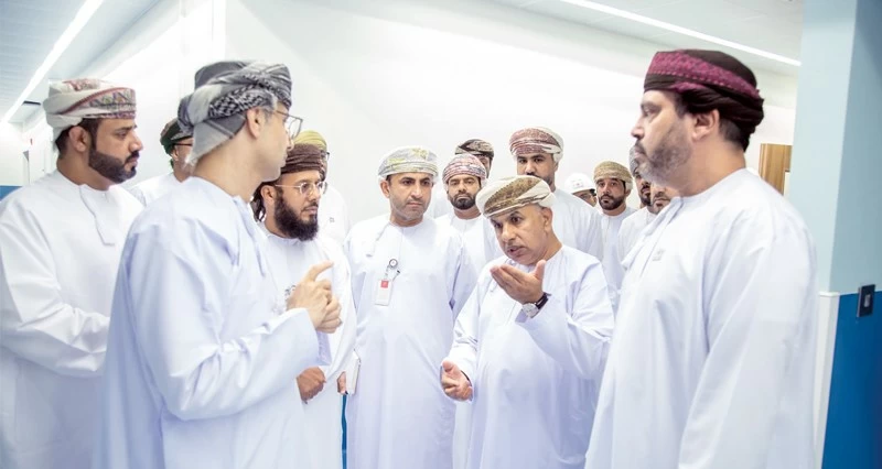 متابعة الأعمال الإنشائية لمستشفى السلطان قابوس الجديد بصلالة