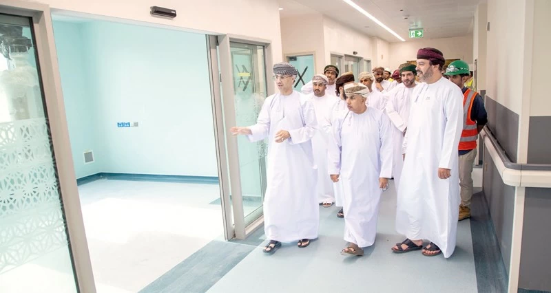 متابعة الأعمال الإنشائية لمستشفى السلطان قابوس الجديد بصلالة