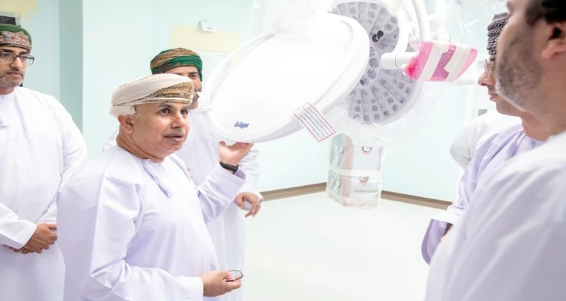 متابعة الأعمال الإنشائية لمستشفى السلطان قابوس الجديد بصلالة