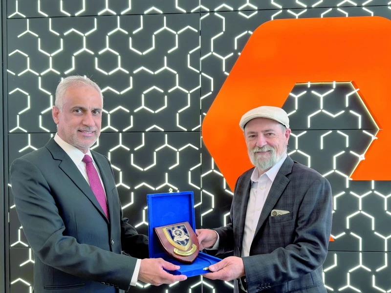 الاطلاع على حلول السحابة المؤسسية لتوظيف الذكاء الاصطناعي