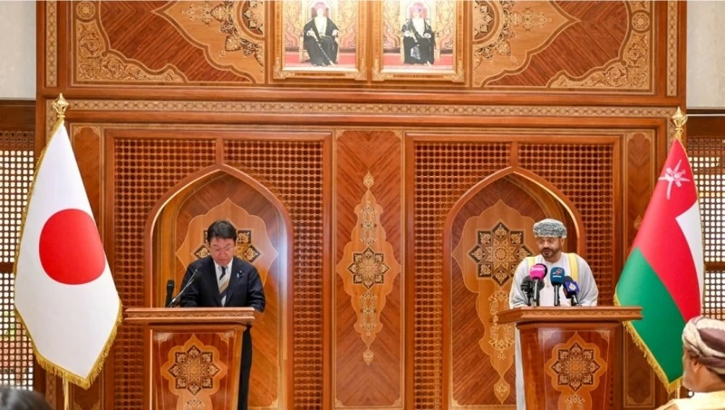 سلطنة عُمان واليابان تؤكّدان على أهمية الحل السياسي لخفض التوترات وتعزيز الاستقرار الإقليمي