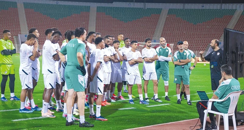 استعدادا لخليجي 27 فـي جدة .. السكتيوي ينهي المعسكر بحصتين &laquo;مغلقتين&raquo; ويتابع كأس صحار الدولي ودوري جندال