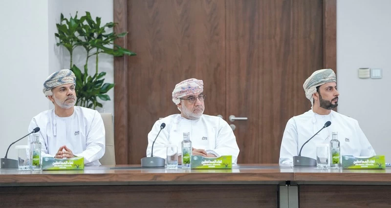 المحافظون يبحثون تبادل الرؤى والممارسات الناجحة فـي المجالات الإدارية والتنموية