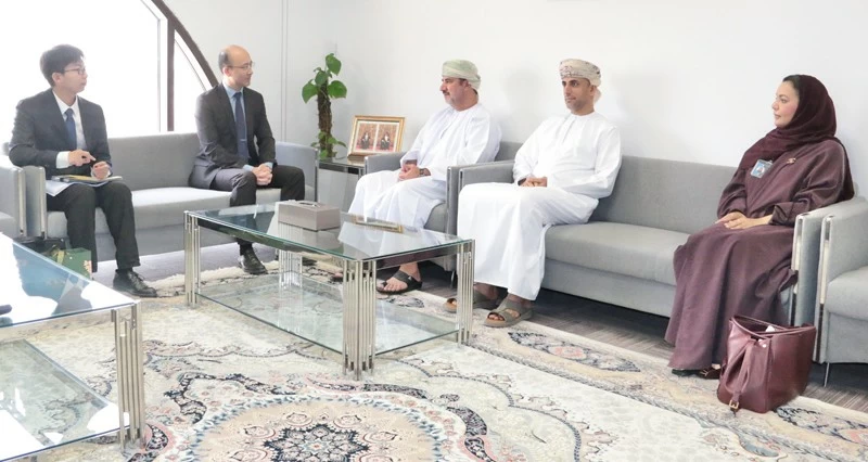 الاطلاع على التجربة العمانية فـي مجال حقوق الإنسان