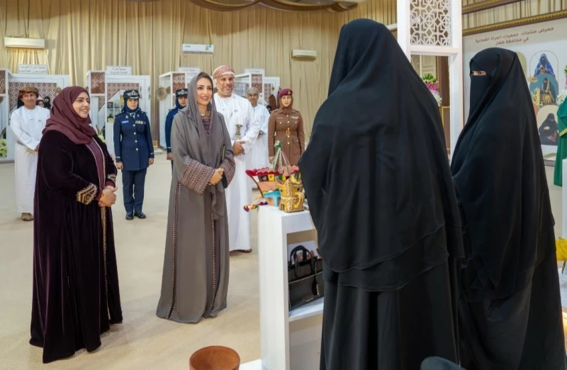 السيدة الجليلة تزور جمعية المرأة العُمانية بصلالة
