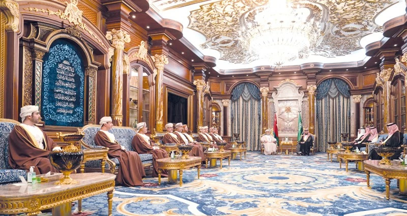 فـي زيارة أخوية خاصة للسعودية .. جلالة السلطان وولي العهد السعودي يبحثان مسار العلاقات الأخوية الراسخة وأوجه تنميتها