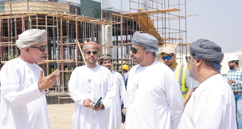 50 % إنجازا فـي مشروع ممشى المدينة بالرستاق