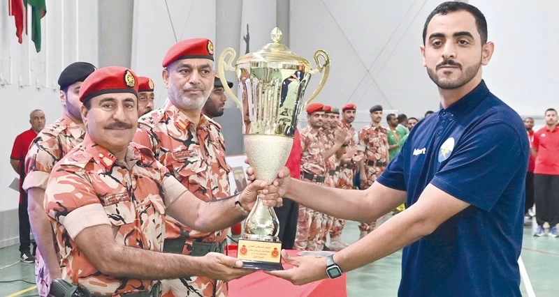 فريق سلاح الإشارة يتوج بكأس بطولة الجيش السلطاني العماني للكرة الطائرة