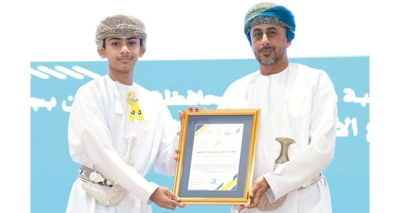 بمشاركة 712 عملا لثلاث فئات عمرية .. تكريم الفائزين بجائزة الإبداع الأدبي لطلبة المدارس بجنوب الباطنة