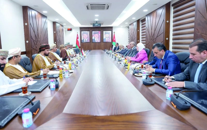 بحث تعزيز التعاون البرلماني والاقتصادي بين سلطنة عمان والأردن