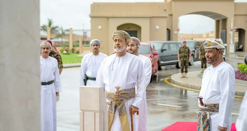 جلالة السلطان يفتتح المقر الجديد لجهاز الأمن الداخلي بمحافظة ظفار