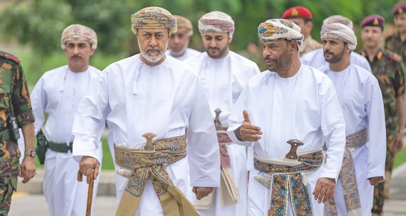 جلالة السلطان يفتتح المقر الجديد لجهاز الأمن الداخلي بمحافظة ظفار