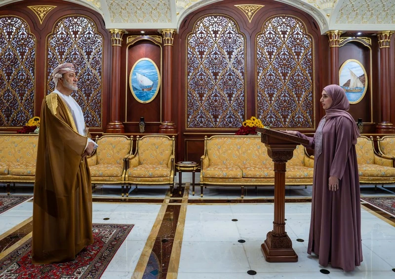 أمام المقام السامي .. عدد من السفراء يؤدون اليمين