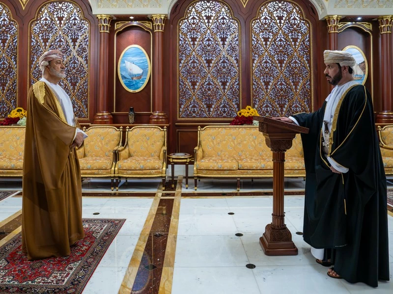 أمام المقام السامي .. عدد من السفراء يؤدون اليمين
