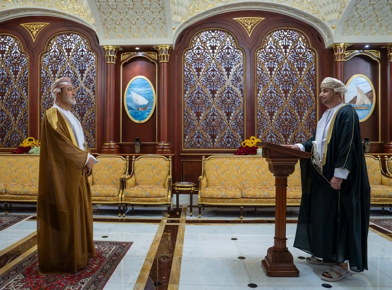 أمام المقام السامي .. عدد من السفراء يؤدون اليمين