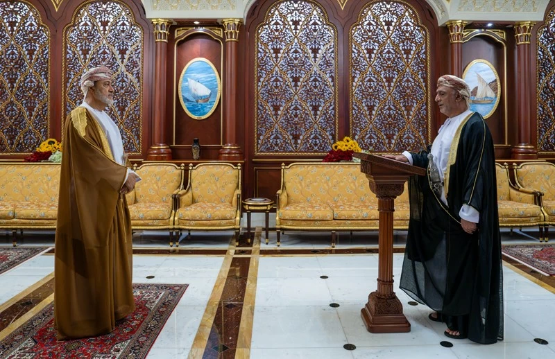 أمام المقام السامي .. عدد من السفراء يؤدون اليمين