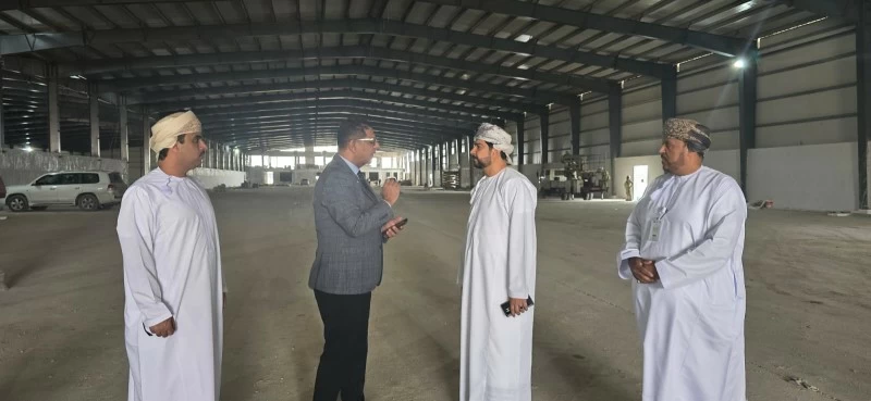 رئيس الهيئة العامة للمناطق الاقتصادية الخاصة والمناطق الحرة يزور المنطقة الحرة بصلالة