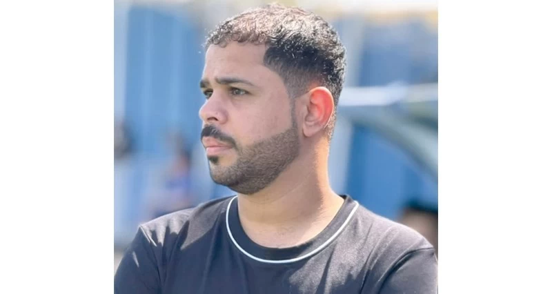 أيوب الهنائي يثري تجربته التدريبية بمعايشة فنية مع نادي أندورا بأسبانيا