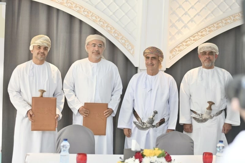بقيمة 3.5 مليون ريال عُماني ..التوقيع على 9 عقود انتفاع زراعي بمسندم