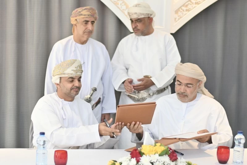 بقيمة 3.5 مليون ريال عُماني ..التوقيع على 9 عقود انتفاع زراعي بمسندم