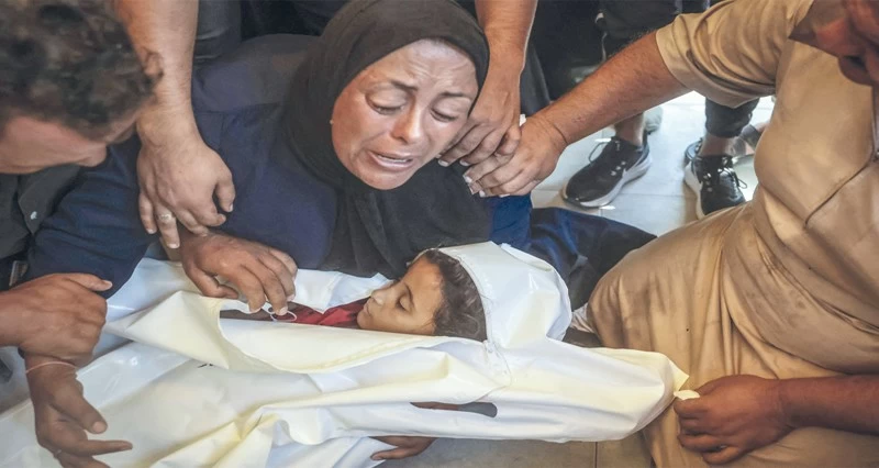 عشرات الشهداء والجرحى والمفقودين فـي انهيار بناية تعرضت لقصف &laquo;إسرائيلي&raquo; فـي غزة