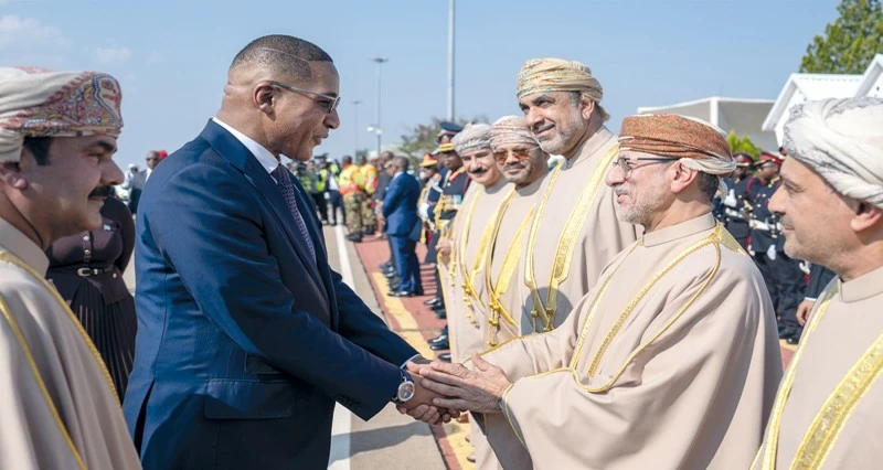 جلالة السلطان ورئيس بوتسوانا يبحثان مجالات التعاون القائمة بين البلدين وسبل تعزيزها