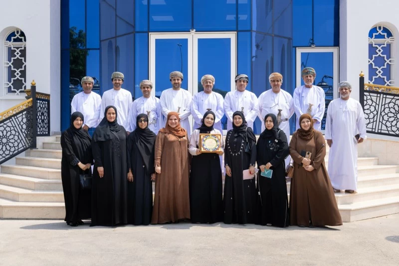 استعراض المقومات والفرص لتطوير بيئة تعليمية ومجتمعية مستدامة